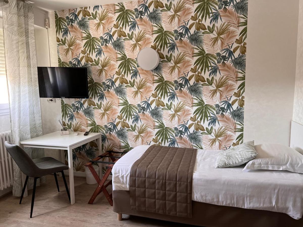 Hotel Alpes Cevennes Guilherand-Granges エクステリア 写真